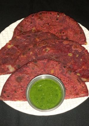 चुकंदर का स्टफ्ड पराठा (chukandar ka stuffed paratha recipe in Hindi) रेसिपी मुख्य फोटो