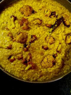 ঘরোয়া খিচুড়ি(gharoa khichdi recipe in Bengali) রেসিপির প্রধান ছবি