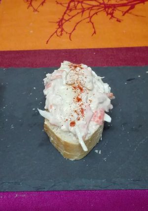 Foto principal de Tostas de ensaladilla de cangrejo