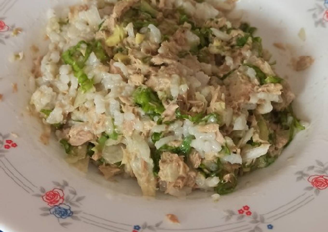 🍚🥑Ensalada de arroz con atún, aguacate, cebolla y lechuga.🥬