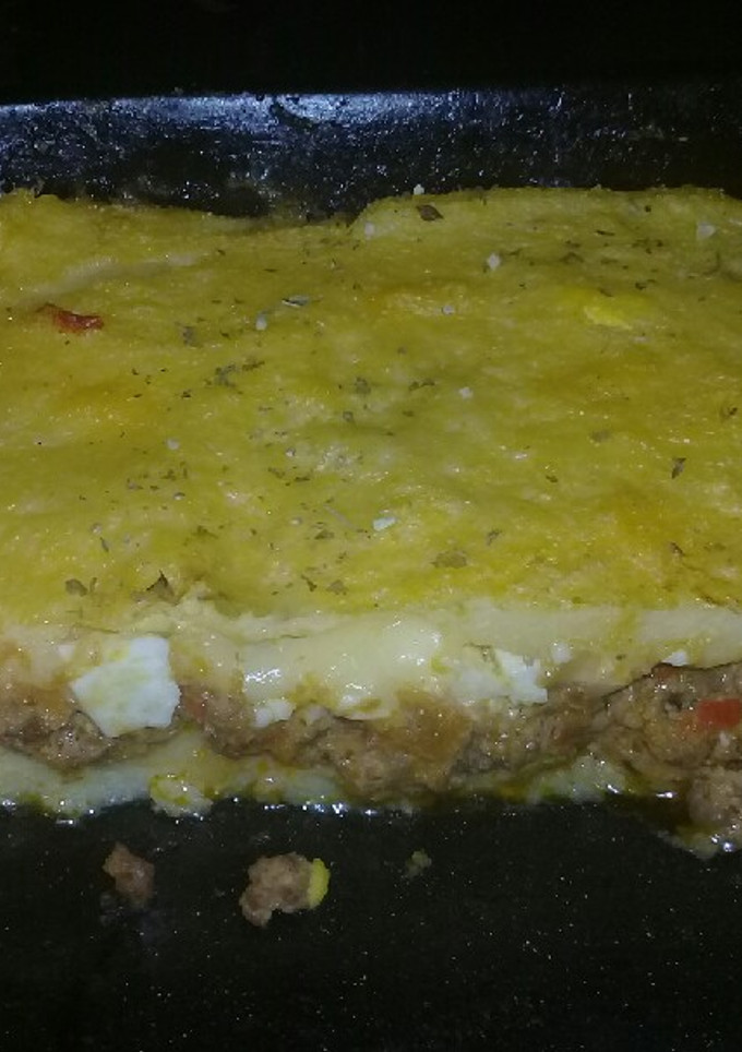 Una foto de Pastel de polenta con carne