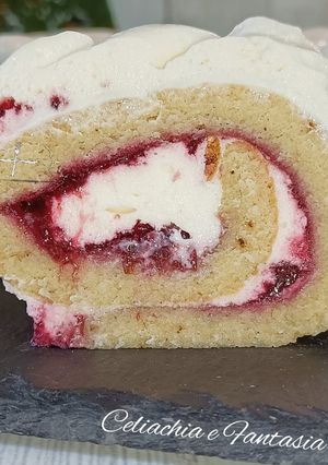 Foto di Rotolo dolce con spezie, panna cotta e confettura