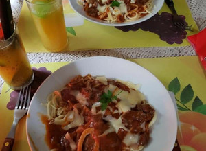 Una foto de Tallarines con salsa y champignones, a la Anita😉