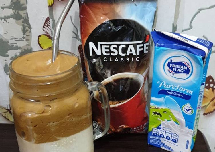Dalgona milk coffee