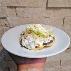 Una foto de Tostadas de ensalada rusa ✨