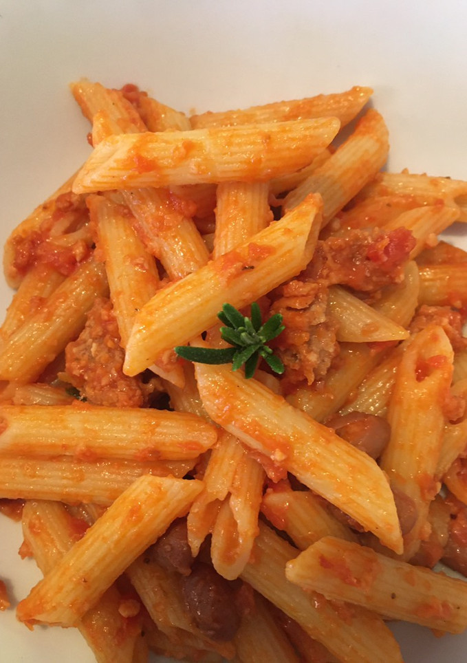 Foto di Penne salsiccia e fagioli (vegan)