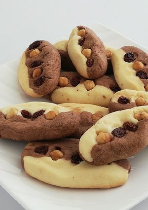 Une photo de Sablés duo noisettes et raisins secs