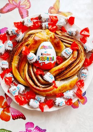 Una foto de Mona de Pascua con hojaldre y Nutella