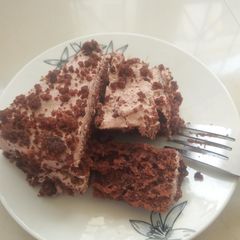 A picture of One bowl Fudgy, eggless chocolate cake.