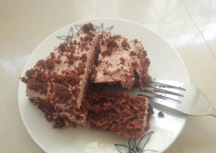 One bowl Fudgy, eggless chocolate cake