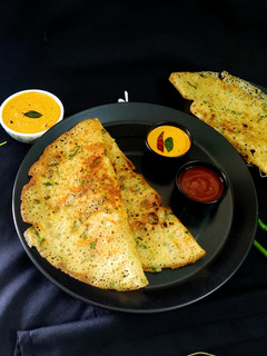 चावल आटे का झटपट डोसा और चटनी रेसिपी मुख्य फोटो