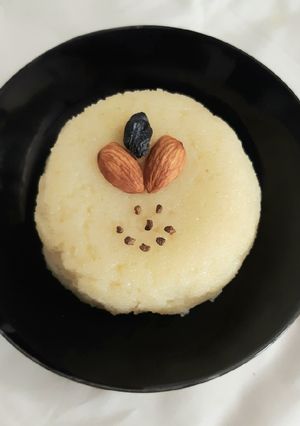 સોજી નો શીરો (Soji No Sheero Recipe In Gujarati) રેસીપી મુખ્ય ફોટો