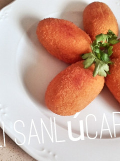 Una foto de Croquetas de puerro y gambas