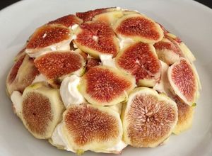 Una foto de Postre de higos