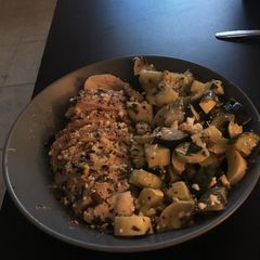 A picture of Lemon-parsley chicken & zucchini.