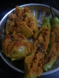 हरे टमाटर मिर्च की सब्जी (हरे टमाटर की सब्जी recipe in hindi) रेसिपी मुख्य फोटो