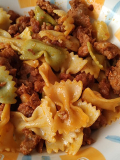 Una foto de Lazos de pasta con picadillo