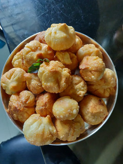 रवा मोदक (rava modak recipe in marathi) रेसिपी चे मुख्य फोटो