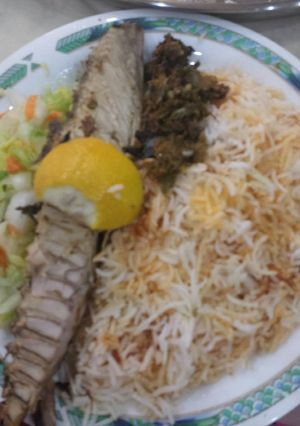 صورة لوصفة سمك مشوي مع حشوة البصل