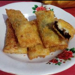 Fried Choco Banana Spring Rolls A picture of Fried Choco Banana Spring Rolls.