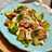 Ensalada de skyrella con tomates y aguacate