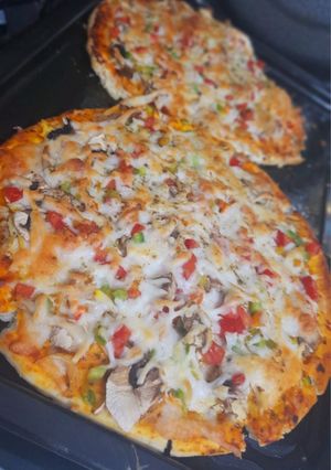 عکسی از دستور پیتزا مرغ و قارچ