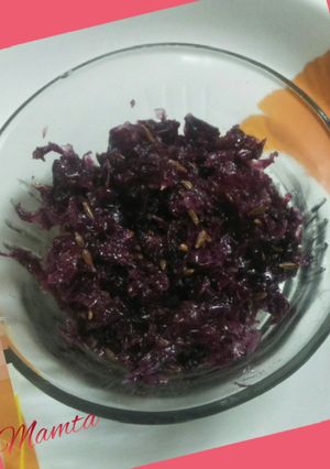 A picture of Instant Gulkand in microwave.
