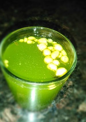 गोल गप्पे का पानी (Golgappe ka pani recipe in Hindi) रेसिपी मुख्य फोटो