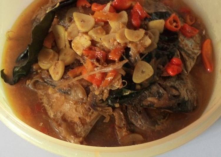 Ikan etem bumbu kuning