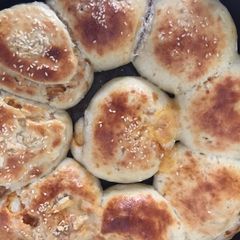 A picture of Chicken stuffed buns.