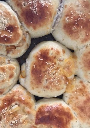 A picture of Chicken stuffed buns.