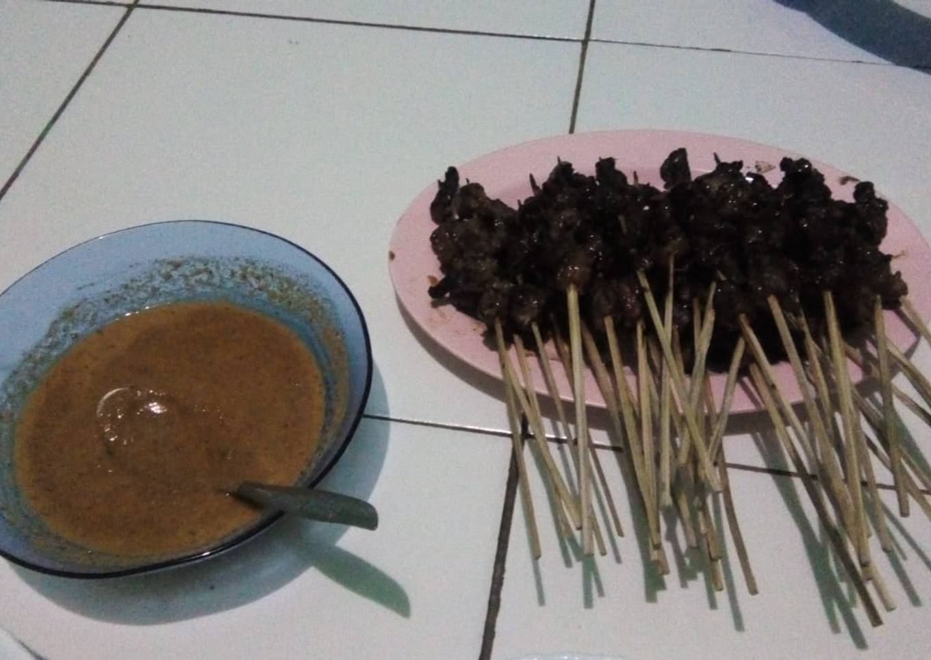 Sate sapi saus kacang