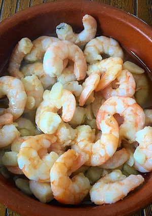 Una foto de Langostinos al ajillo