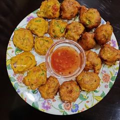 A picture of Cauliflower Pakoda.