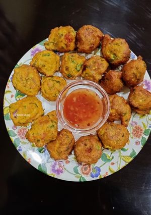 A picture of Cauliflower Pakoda.