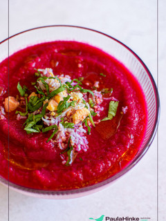 Una foto de Salmorejo de remolacha sin pan 🍅