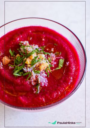 Una foto de Salmorejo de remolacha sin pan 🍅