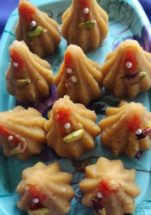 A picture of Besan modak.