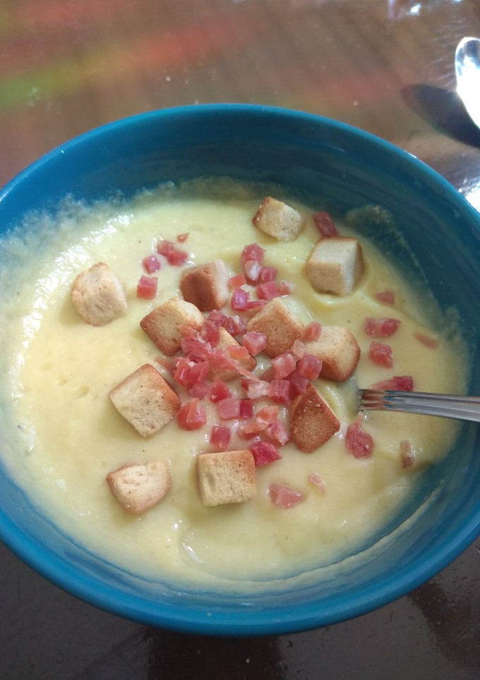 Una foto de Crema de lentejas rojas, calabacín, coliflor y puerro