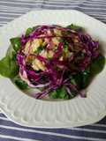 Ensalada de espinacas, coles y tofu con vinagreta de hierbabuena