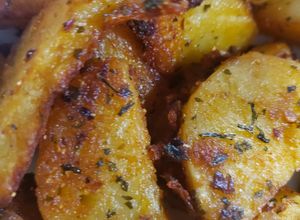 Una foto de Papas bravas al horno 🤤