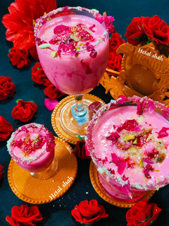 रोज़ लस्सी (rose lassi recipe in Hindi) रेसिपी मुख्य फोटो