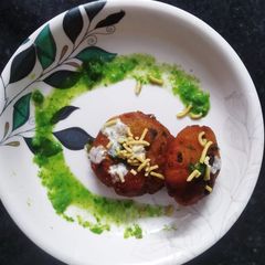 A picture of Aloo ki tikki.