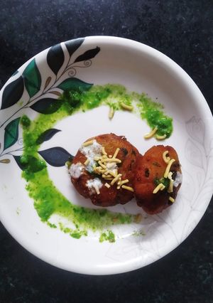 A picture of Aloo ki tikki.