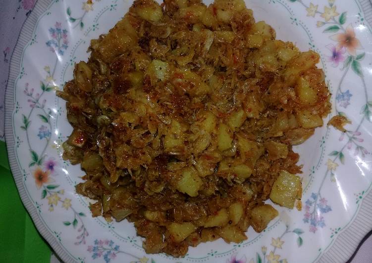 Balado kentang rebon