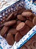 Galletas de azúcar negra y cacao dulce