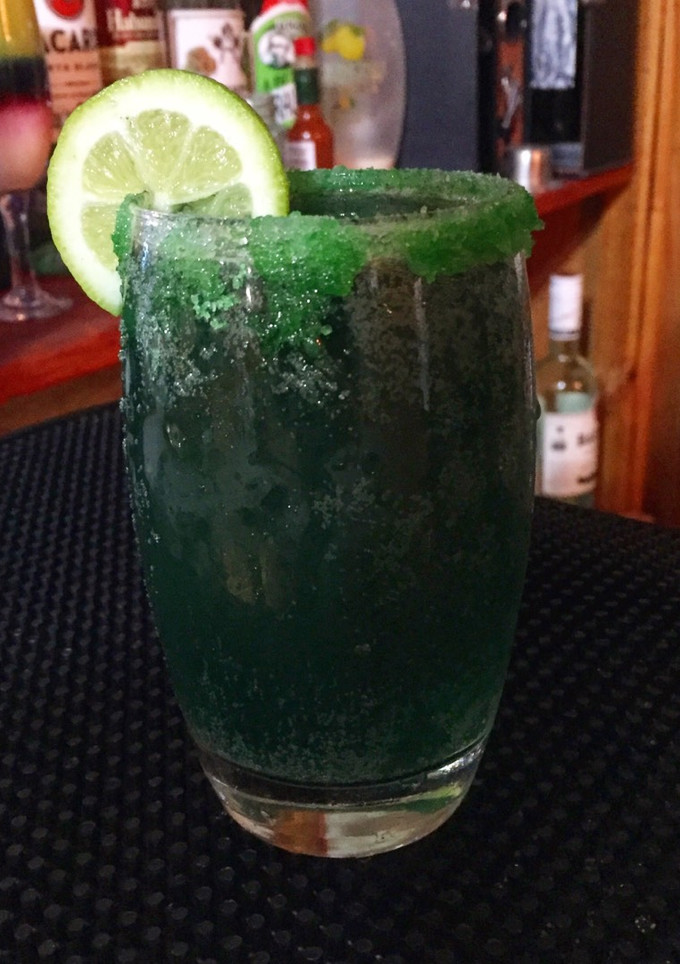 Una foto de Michelada Blue Moon
