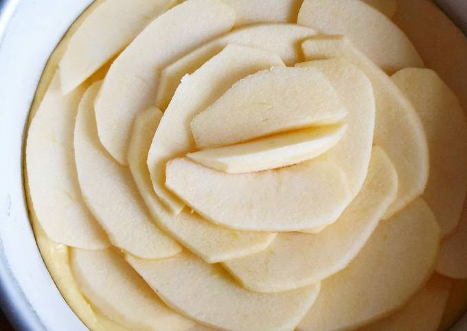 Passi a Preparare Qualsiasi notte della settimana Torta di mele con crema alla vaniglia