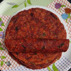 A picture of Beetroot thepla.