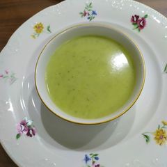 A picture of Green Zucchini Soup (Turkish style).
